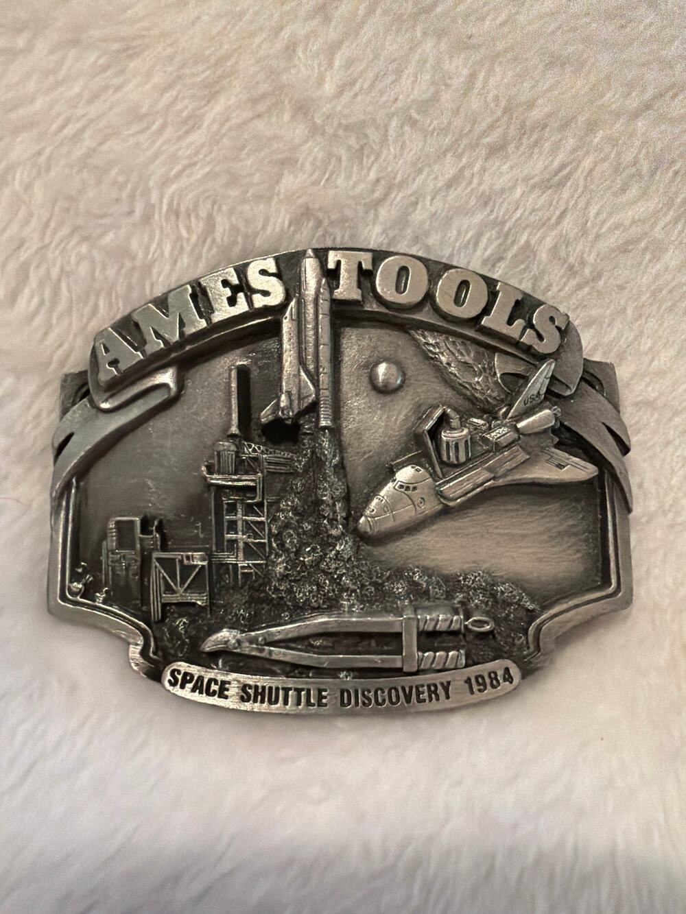 Siskiyou L.E. 1989 Ames Tools Space Shuttle Discovery 1984 3D Pewter Buckle